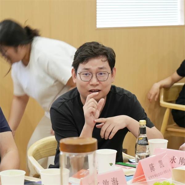 浙江省健康产品化妆品行业协会活动：走进凯喜雅桑蚕生物产业有限公司